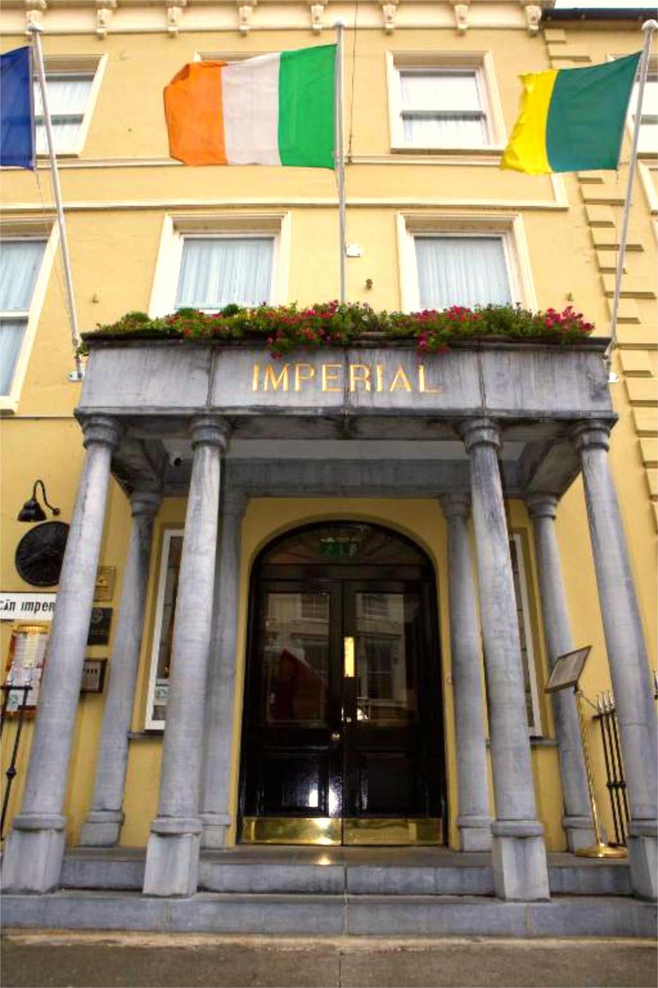 Imperial Hotel Трали Экстерьер фото