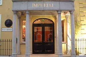Imperial Hotel Трали Экстерьер фото